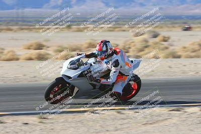 media/Jan-10-2025-CVMA Friday Practice (Fri) [[489e0da257]]/Group 4 and Trackday/Session 2 (Turn 4 Inside)/